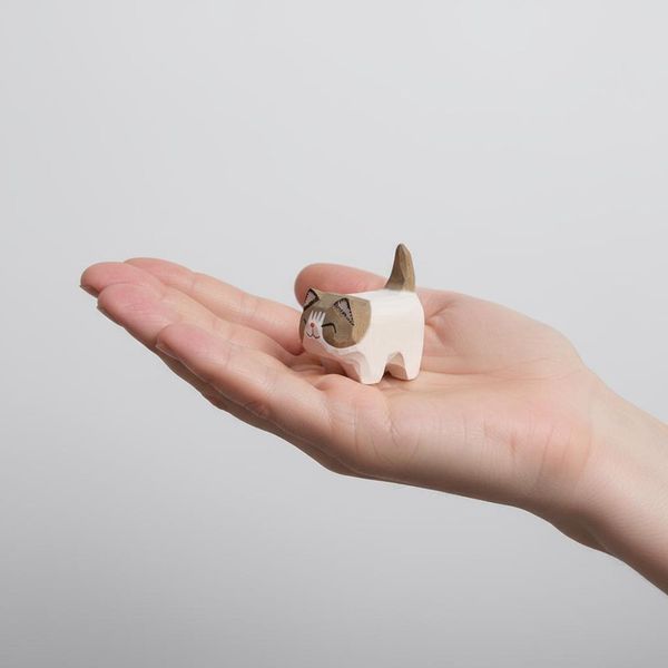 Faceted Colourpoint Cat, hand-carved wooden figurine